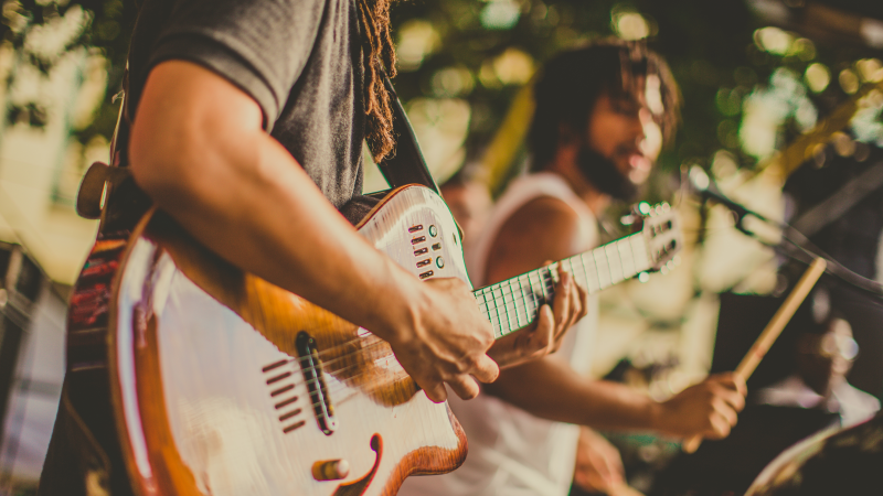 Samanify Experience groupe soul pop de Bordeaux en pleine prestation