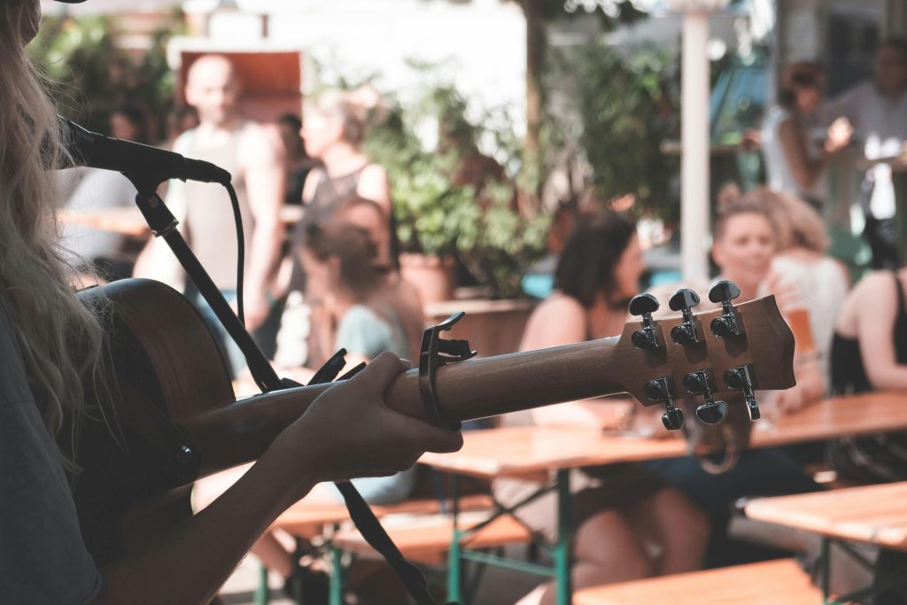 Groupe soul pop de Bordeaux en pleine prestation
